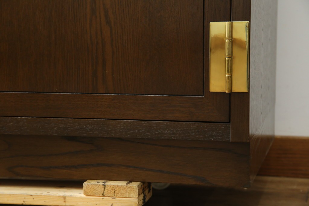 中古　カリモク家具(karimoku)　domani(ドマーニ)　Morganton(モーガントン)　ディスプレイ什器におすすめ!ヒッコリーブラウンのガラスキャビネット　定価約70万円　(R-057451)