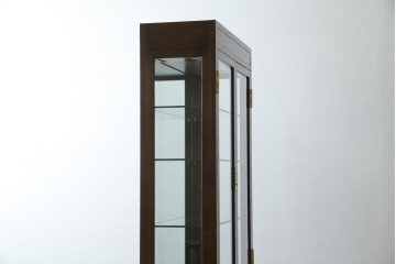 中古　カリモク家具(karimoku)　domani(ドマーニ)　Morganton(モーガントン)　ディスプレイ什器におすすめ!ヒッコリーブラウンのガラスキャビネット　定価約70万円　(R-057451)