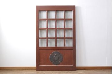 アンティーク建具　大きな金具が存在感抜群!漆の綺麗な格子蔵戸1枚(きつね格子、狐格子、格子戸、マス目、升目、引き戸、玄関戸)(R-057455)