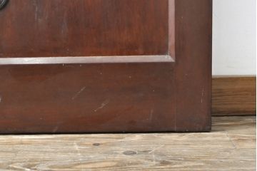 アンティーク建具　大きな金具が存在感抜群!漆の綺麗な格子蔵戸1枚(きつね格子、狐格子、格子戸、マス目、升目、引き戸、玄関戸)(R-057455)