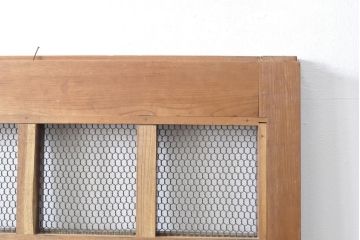 アンティーク建具　大きな金具が存在感抜群!漆の綺麗な格子蔵戸1枚(きつね格子、狐格子、格子戸、マス目、升目、引き戸、玄関戸)(R-057455)