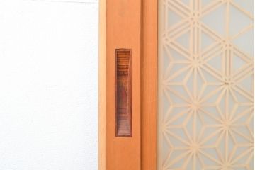 中古　美品　両面ガラス　細やかな組子細工が上質な和を演出する全面組子入りガラス戸2枚セット(引き戸、建具)(R-057458)