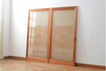中古　美品　両面ガラス　繊細な組子細工が凛とした印象を放つ全面組子入りガラス戸2枚セット(引き戸、建具)(R-057461)