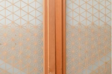 中古　美品　両面ガラス　繊細な組子細工が凛とした印象を放つ全面組子入りガラス戸2枚セット(引き戸、建具)(R-057461)