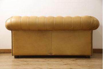 中古　イギリス製　DISTINCTIVE CHESTERFIELDS(ディスティンクティブ・チェスターフィールド)　本革2人掛け　上質な空間づくりに取り入れたいレザーソファ(定価48万円)(二人掛けソファ、2P)(R-057466)