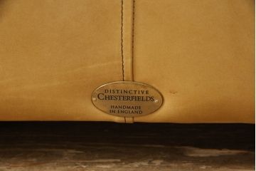中古　イギリス製　DISTINCTIVE CHESTERFIELDS(ディスティンクティブ・チェスターフィールド)　本革2人掛け　上質な空間づくりに取り入れたいレザーソファ(定価48万円)(二人掛けソファ、2P)(R-057466)