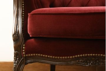 中古　美品　イタリア家具　彫刻の素晴らしいクラシカルな2人掛けソファ(定価約60万円)(二人掛け、2P)(R-057468)