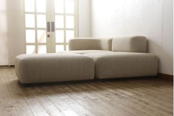 中古　超美品　FRITZ HANSEN(フリッツハンセン)　シンプルモダンなデザインが魅力的なアルファベットソファ(定価約83万円)(2人掛けソファ、2P)(R-057477)