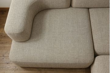 中古　超美品　FRITZ HANSEN(フリッツハンセン)　シンプルモダンなデザインが魅力的なアルファベットソファ(定価約83万円)(2人掛けソファ、2P)(R-057477)