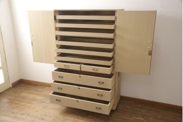中古　国産　手造り家具　シンプルで取り入れやすい総桐箪笥(並厚、桐たんす、着物箪笥、和タンス、衣装箪笥、引き出し)(R-057478)