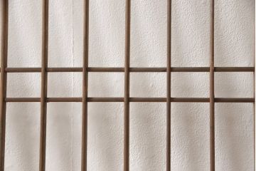アンティーク建具　古民家テイストの空間づくりにおすすめなガラス入り障子戸1枚(引き戸)(R-057479)