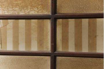 アンティーク建具　特注品　総欅(ケヤキ)材　ケヤキの引き戸は珍しい!!高級ガラス戸2枚セット(引き戸)(R-057484)