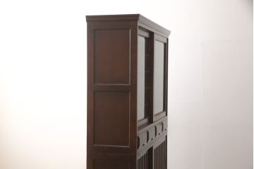 中古　国産民芸　和モダンな雰囲気を醸し出す食器棚(キャビネット、戸棚、収納棚)(R-057488)