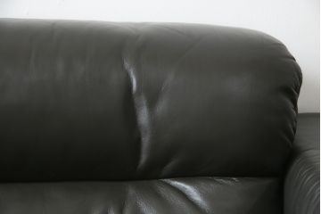 中古　美品　デセデ(de Sede)　グレー色　本革レザー　シンプルモダンなフォルムが格好良い1人掛けレザーソファ(定価約60万円)(アームチェア、一人掛けソファ)(R-057489)