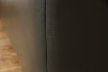 中古　美品　デセデ(de Sede)　グレー色　本革レザー　シンプルモダンなフォルムが格好良い1人掛けレザーソファ(定価約60万円)(アームチェア、一人掛けソファ)(R-057489)