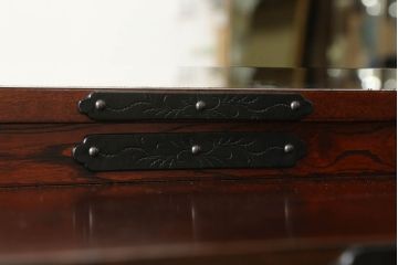中古　美品　岩谷堂箪笥　和モダンな雰囲気が魅力的なドレッサー+チェアセット(定価約50万円)(鏡台)(R-057492)