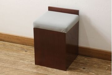 中古　美品　岩谷堂箪笥　和モダンな雰囲気が魅力的なドレッサー+チェアセット(定価約50万円)(鏡台)(R-057492)