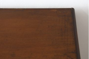 イギリスアンティーク　マホガニー　存在感抜群!　大振りな脚付きチェスト(キャビネット、サイドボード、引き出し)(R-057493)