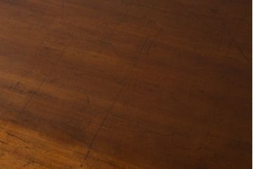 イギリスアンティーク　マホガニー　存在感抜群!　大振りな脚付きチェスト(キャビネット、サイドボード、引き出し)(R-057493)
