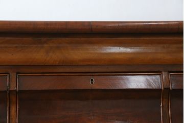 イギリスアンティーク　マホガニー　存在感抜群!　大振りな脚付きチェスト(キャビネット、サイドボード、引き出し)(R-057493)