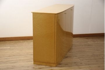 中古　松創　バーズアイメープル　シンプルで洗練された佇まいが印象的なサイドボード(定価約90万円)(戸棚、収納棚、キャビネット)(R-057501)