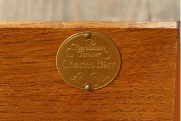 中古　最高級　イギリス　Charles Barr(チャールズ バー)　マホガニー　美しい木目が目を引く、象嵌入りセンターテーブル　定価約62万円　(R-057502)