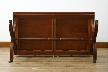 中古　最高級　イギリス　Charles Barr(チャールズ バー)　マホガニー　美しい木目が目を引く、象嵌入りセンターテーブル　定価約62万円　(R-057502)