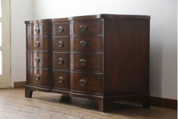 中古　美品　ヘンレドン(HENREDON)　マホガニー材の濃淡の色合いが楽しめるサイドチェスト(サイドボード、引き出し)(定価約80万円)(R-057509)