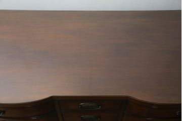 中古　美品　ヘンレドン(HENREDON)　マホガニー材の濃淡の色合いが楽しめるサイドチェスト(サイドボード、引き出し)(定価約80万円)(R-057509)