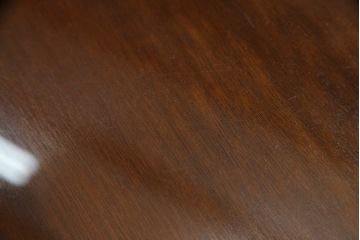 中古　美品　ヘンレドン(HENREDON)　マホガニー材の濃淡の色合いが楽しめるサイドチェスト(サイドボード、引き出し)(定価約80万円)(R-057509)