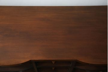 中古　美品　ヘンレドン(HENREDON)　マホガニー材の濃淡の色合いが楽しめるサイドチェスト(サイドボード、引き出し)(定価約80万円)(R-057509)