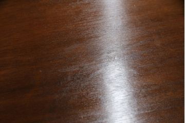 中古　美品　ヘンレドン(HENREDON)　マホガニー材の濃淡の色合いが楽しめるサイドチェスト(サイドボード、引き出し)(定価約80万円)(R-057509)