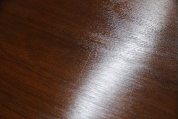 中古　美品　ヘンレドン(HENREDON)　マホガニー材の濃淡の色合いが楽しめるサイドチェスト(サイドボード、引き出し)(定価約80万円)(R-057509)