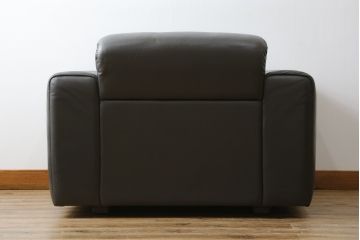 中古　美品　デセデ(de Sede)　グレー色　本革レザー　シンプルモダンなフォルムが格好良い1人掛けレザーソファ(定価約60万円)(アームチェア、一人掛けソファ)(R-057519)