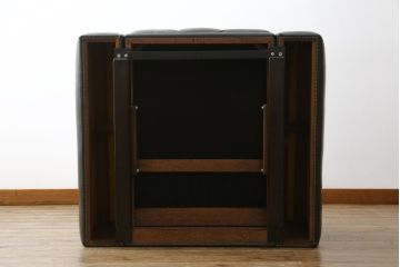 中古　美品　デセデ(de Sede)　グレー色　本革レザー　シンプルモダンなフォルムが格好良い1人掛けレザーソファ(定価約60万円)(アームチェア、一人掛けソファ)(R-057519)