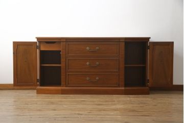 中古　美品　DREXEL HERITAGE(ドレクセルヘリテイジ)　Triune(トライユン)　品のある佇まいのサイドボード(サイドキャビネット、リビングボード、サイドチェスト、引き出し)(R-057522)