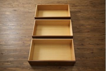 中古　美品　DREXEL HERITAGE(ドレクセルヘリテイジ)　Triune(トライユン)　品のある佇まいのサイドボード(サイドキャビネット、リビングボード、サイドチェスト、引き出し)(R-057522)