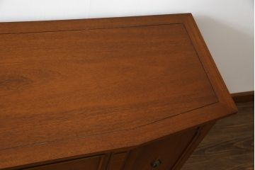 中古　美品　DREXEL HERITAGE(ドレクセルヘリテイジ)　Triune(トライユン)　品のある佇まいのサイドボード(サイドキャビネット、リビングボード、サイドチェスト、引き出し)(R-057522)