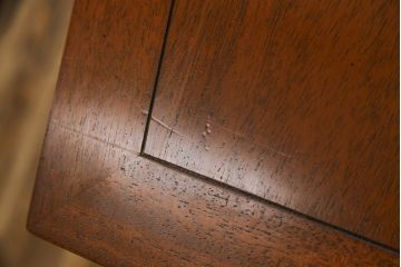 中古　美品　DREXEL HERITAGE(ドレクセルヘリテイジ)　Triune(トライユン)　品のある佇まいのサイドボード(サイドキャビネット、リビングボード、サイドチェスト、引き出し)(R-057522)