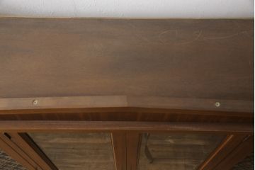 中古　DREXEL HERITAGE(ドレクセルヘリテイジ)　Triune(トライユン)　品のある佇まいのサイドボード(サイドキャビネット、収納棚、飾り棚、食器棚、本箱、ブックケース)(R-057523)