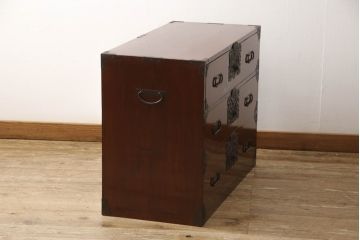 和製アンティーク　前面ケヤキ(欅)材　漆の綺麗な庄内箪笥ローボード(ローチェスト、引き出し、衣装タンス、和箪笥)(R-057525)