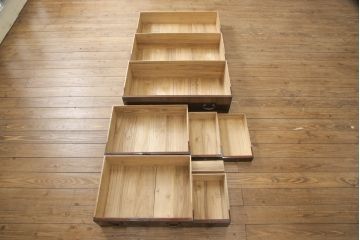 和製アンティーク　総桐材　和の風格漂う黒漆塗りが魅力の庄内箪笥(時代箪笥、和たんす、収納箪笥、引き出し)(R-057526)