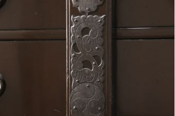 和製アンティーク　総桐材　和の風格漂う黒漆塗りが魅力の庄内箪笥(時代箪笥、和たんす、収納箪笥、引き出し)(R-057526)