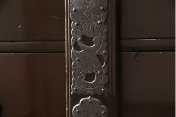 和製アンティーク　総桐材　和の風格漂う黒漆塗りが魅力の庄内箪笥(時代箪笥、和たんす、収納箪笥、引き出し)(R-057526)