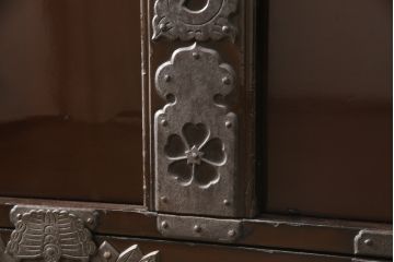 和製アンティーク　総桐材　和の風格漂う黒漆塗りが魅力の庄内箪笥(時代箪笥、和たんす、収納箪笥、引き出し)(R-057526)