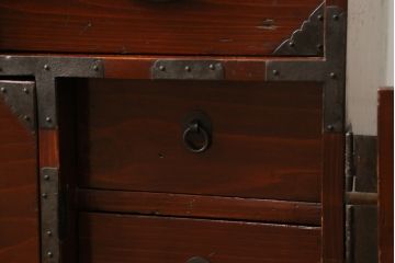 和製アンティーク　杉材　漆塗り　和モダンなお部屋づくりにオススメの庄内小箪笥(時代箪笥、和たんす、収納箪笥、引き出し)(R-057528)