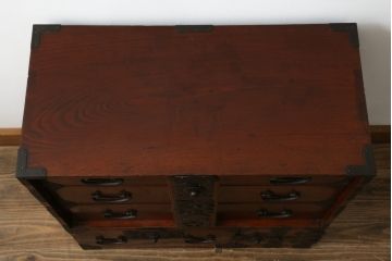 和製アンティーク　杉材　漆塗り　和モダンなお部屋づくりにオススメの庄内小箪笥(時代箪笥、和たんす、収納箪笥、引き出し)(R-057528)