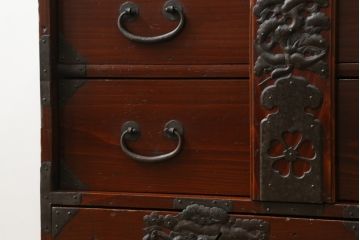 和製アンティーク　杉材　漆塗り　和モダンなお部屋づくりにオススメの庄内小箪笥(時代箪笥、和たんす、収納箪笥、引き出し)(R-057528)