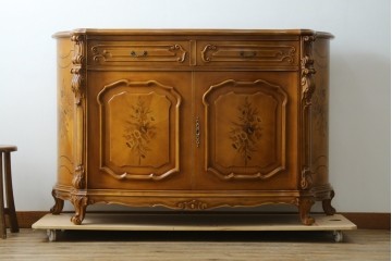 中古　美品　六本木アピス(APIS)取り扱い　イタリア最高級家具　気品あふれる象嵌入りサイドボード　定価約80万円　(R-057530)