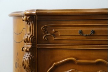 中古　美品　六本木アピス(APIS)取り扱い　イタリア最高級家具　気品あふれる象嵌入りサイドボード　定価約80万円　(R-057530)